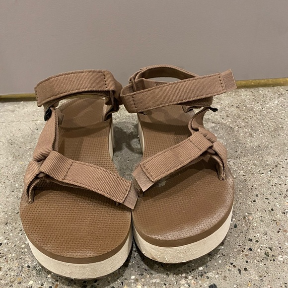 Teva Flatform Sandals Size 6 - Picture 3 of 5